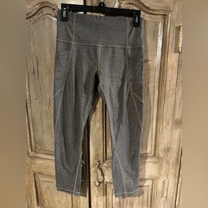 Athleta Salutation Stash Capri